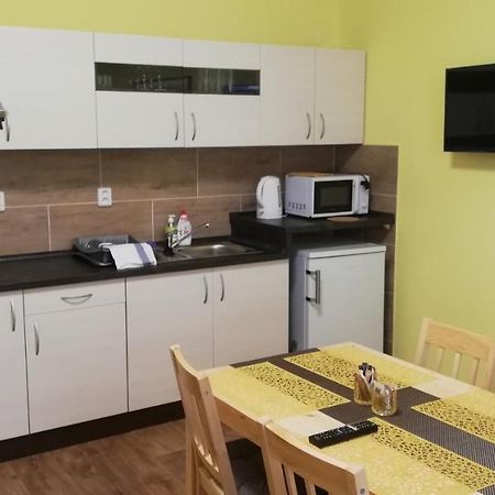 Booking Trzni Decin Exterior photo