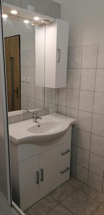 Booking Trzni Decin Exterior photo