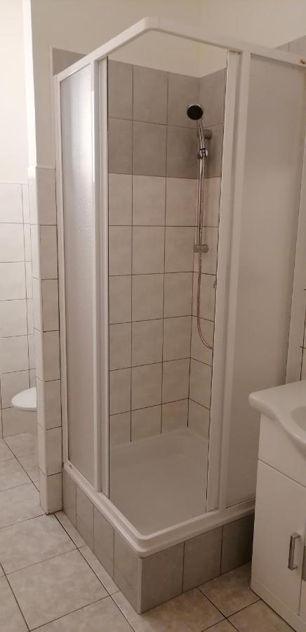 Booking Trzni Decin Exterior photo